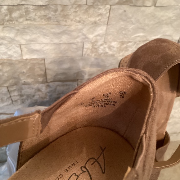 Abella Hydra Wedge Sandal - True Comfort - Picture 5 of 5